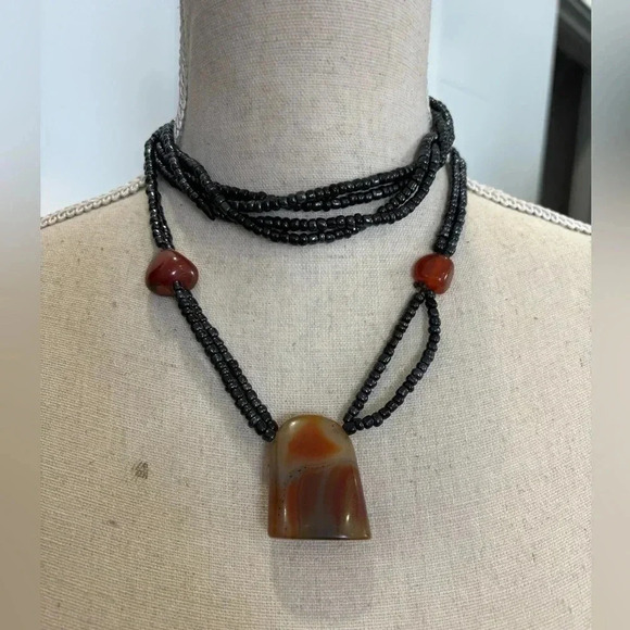 Pretty beaded navy & amber necklace - Picture 1 of 11